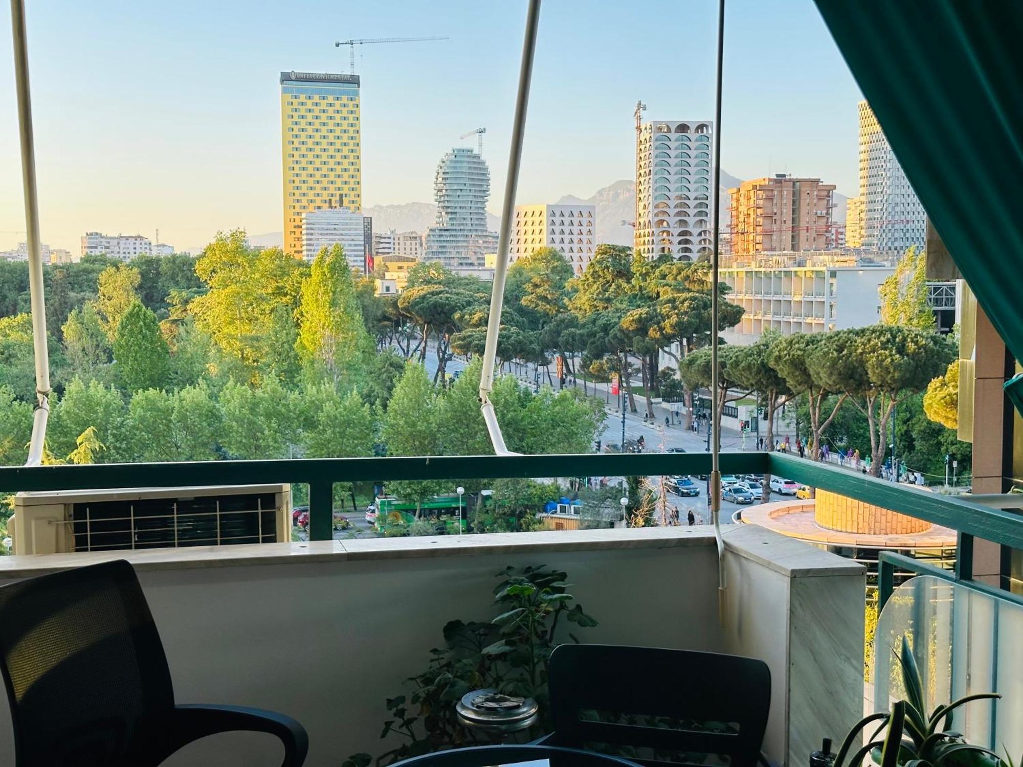 Апартаменты Amo Tower Tirana Center Экстерьер фото
